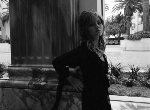 Elisha Cuthbert for Sunday Telegraph, 2004 2