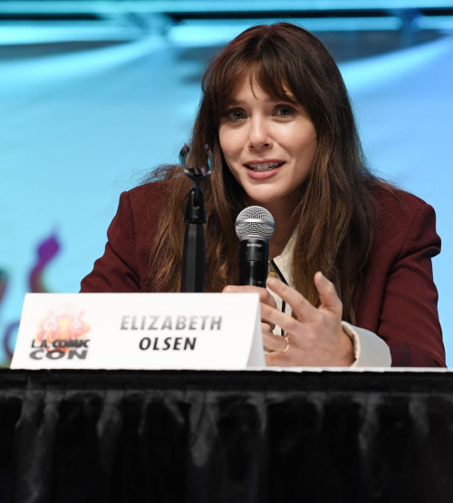 Elizabeth Olsen at WandaVision Avengers Cast Panel Los Angeles Comic-Con, September 2025 2