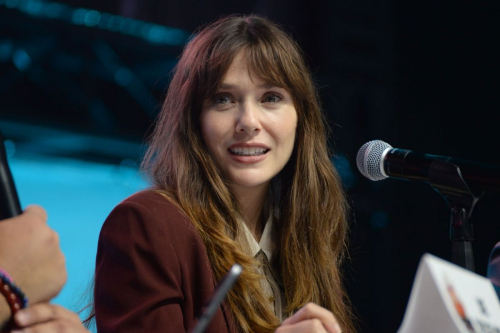 Elizabeth Olsen at WandaVision Avengers Cast Panel Los Angeles Comic-Con, September 2025 4