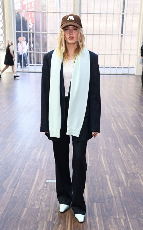 Ellie Bamber at Mithridate Fashion Show, London Fashion Week, September 2025 4