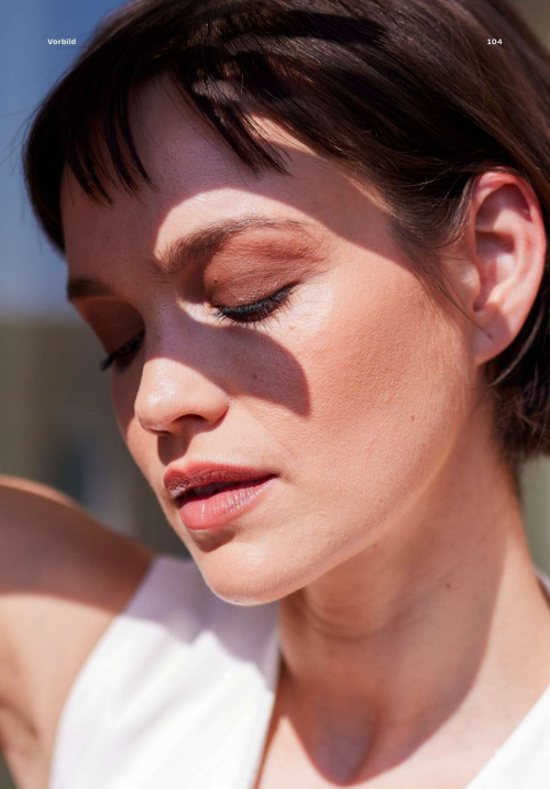 Emilia Schüle in MAX Magazine nr.2, 2025 2