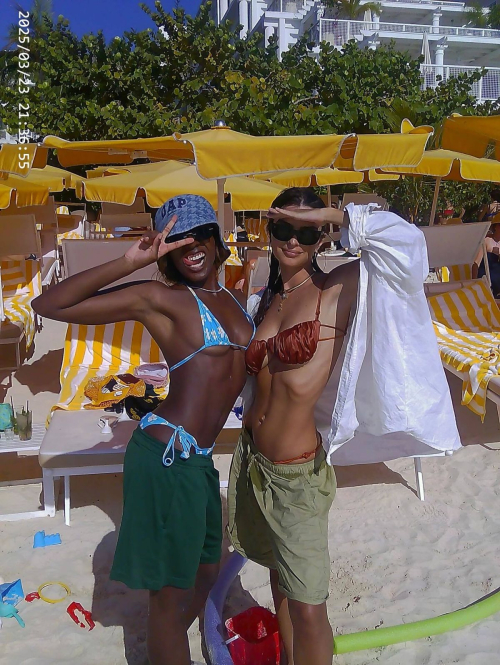 Emily Ratajkowski stuns in Instagram photos, September 2025 1