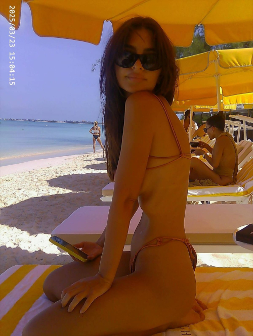 Emily Ratajkowski stuns in Instagram photos, September 2025 6