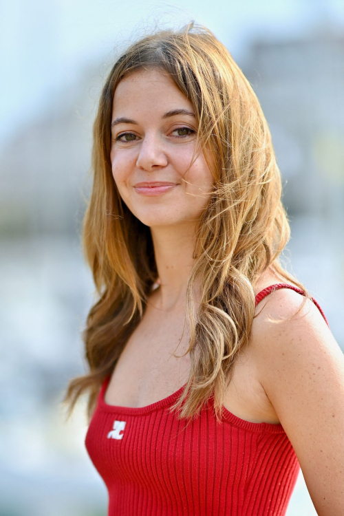 Enya Baroux at Fleur Bleue photocall La Rochelle Festival, September 2025 3