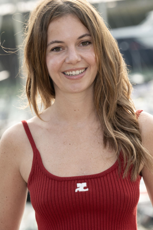 Enya Baroux at Fleur Bleue photocall La Rochelle Festival, September 2025 6