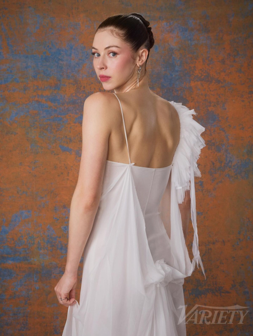 Hermione Corfield glows in Instagram photos, September 2025 1