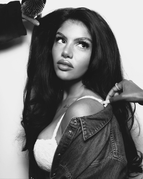 Huda Mustafa photoshoot, September 2025 11