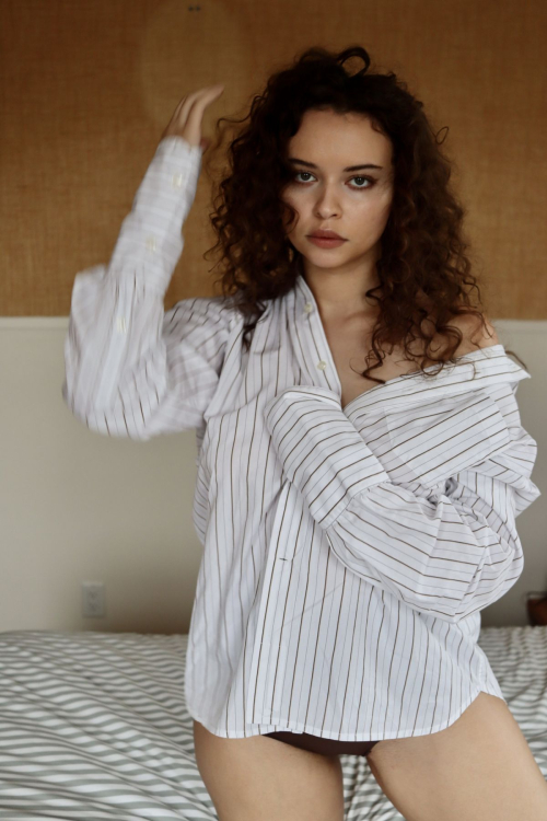 Isabella Briggs for The Bare Magazine, September 2025 1