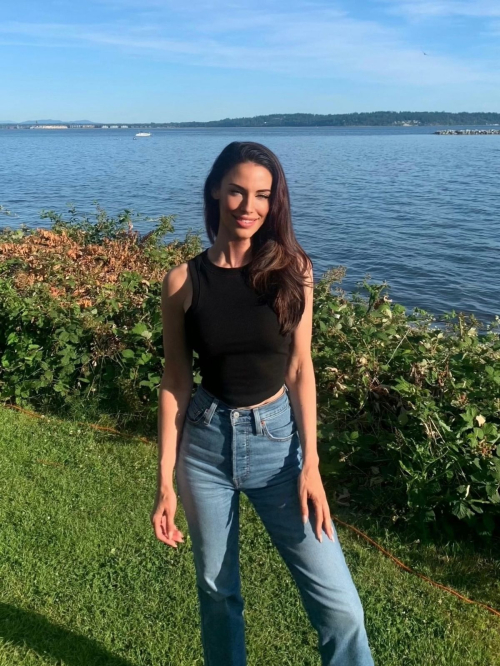 Jessica Lowndes instagram photos, September 2025 25