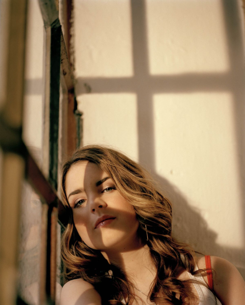 JoJo Levesque photoshoot, 2004 4