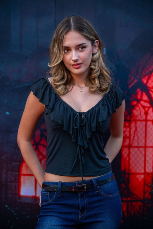 Julia Butters at Halloween Horror Nights Hollywood, September 2025 6