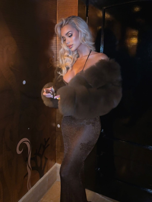 Julia Cavanagh instagram photos, September 2025 2