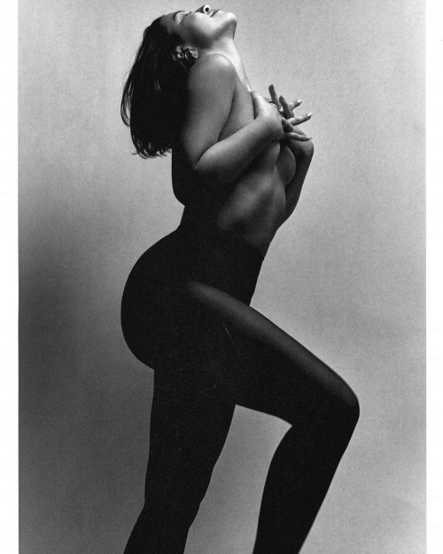 Julia Kelly stunning photoshoot, September 2025 5