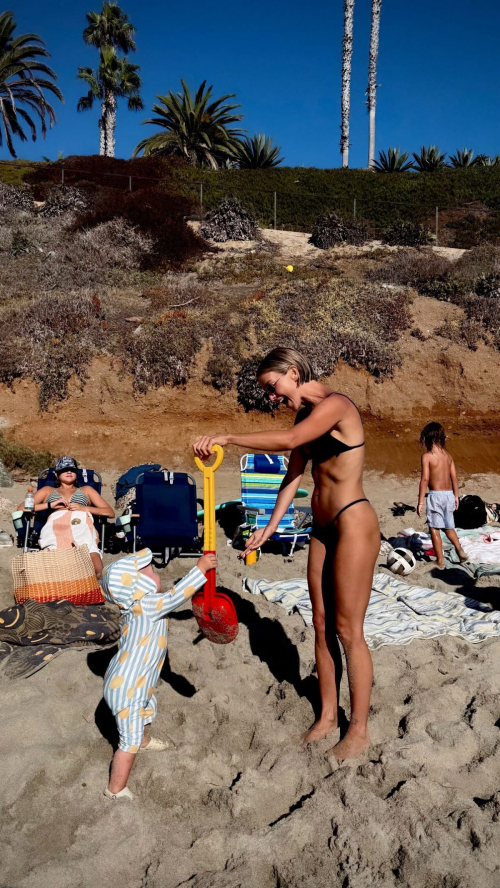Julianne Hough Instagram Photos, September 2025 2