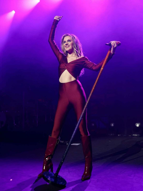 Kelsea Ballerini performs at The Riviera Theatre Chicago, September 2025 4