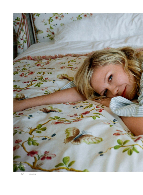 Kirsten Dunst in The Financial Times HTSI, September 2025 8