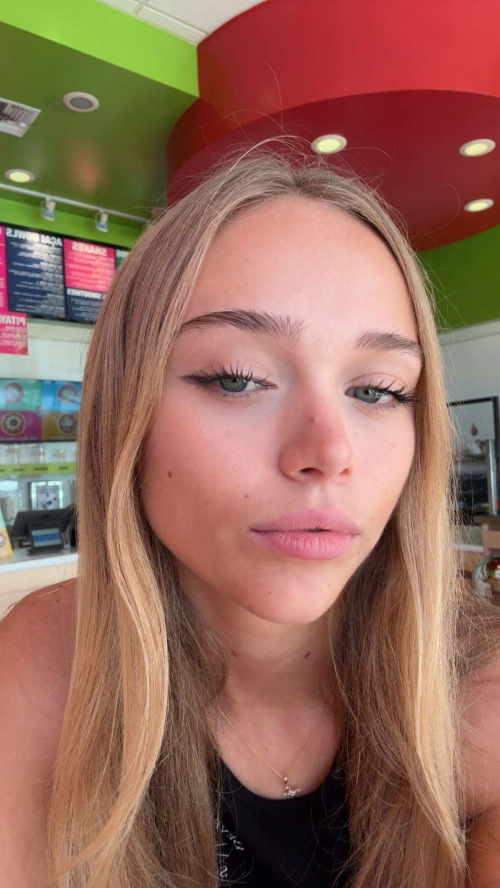 Kyla Dodds instagram photos, September 2025 10