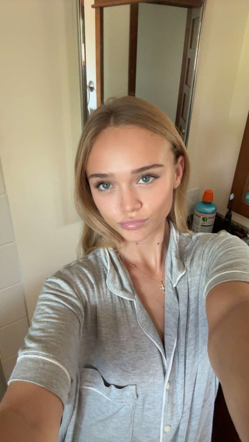 Kyla Dodds – Instagram Photos, September 2025 14