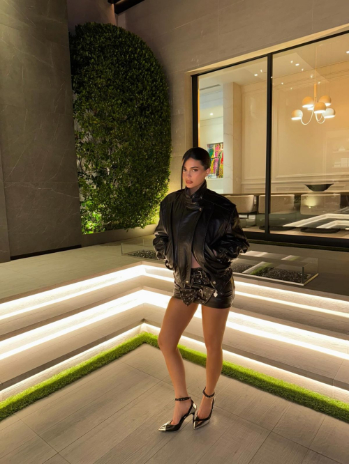 Kylie Jenner Heading Out for Dinner, September 2025 4