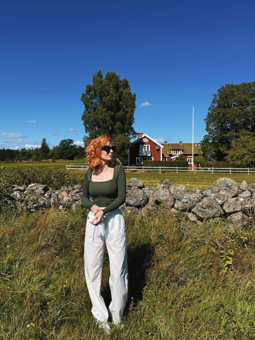 Larissa Optiz stuns in Instagram photos, September 2025 10