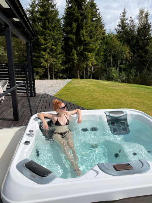 Larissa Optiz stuns in Instagram photos, September 2025 11