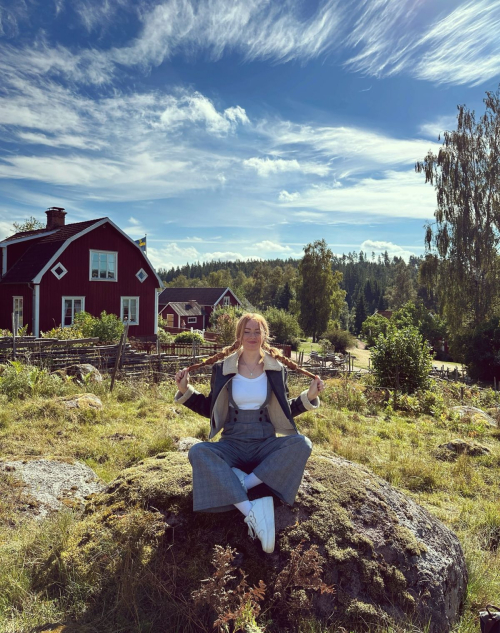 Larissa Optiz stuns in Instagram photos, September 2025 2