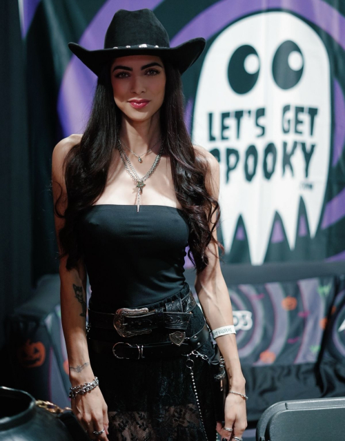 Leeanna Vamp instagram photos, September 2025 20