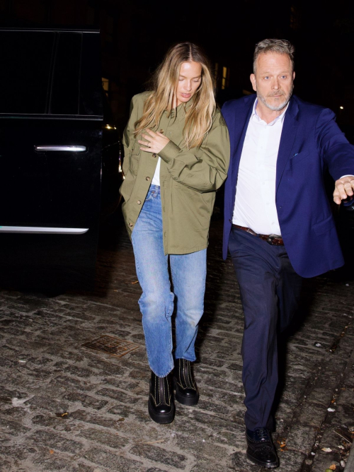 Margot Robbie at Hamburger America New York City, September 2025