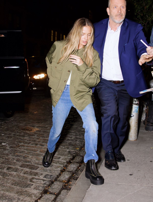 Margot Robbie at Hamburger America New York City, September 2025 6
