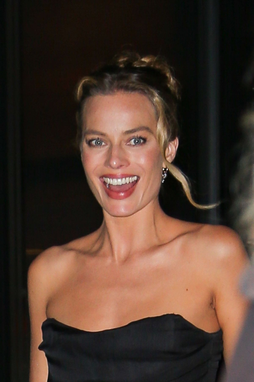 Margot Robbie leaves The Corner Store, New York City, September 2025 1