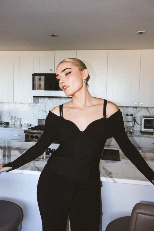 Meg Donnelly Elite Daily Simkhai diary, September 2025 8