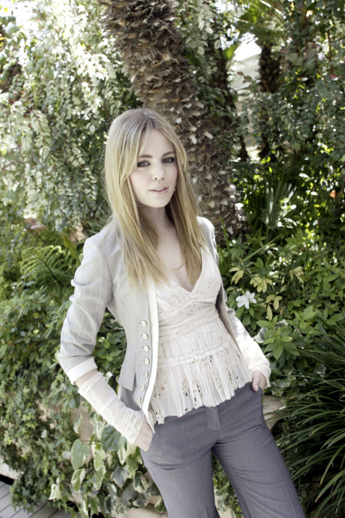 Melissa George at The Amityville Horror Press Conference Hollywood, 2005 7