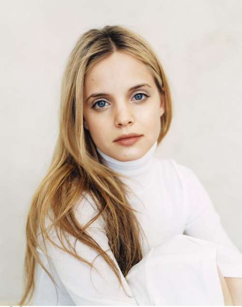 Mena Suvari at Photoshoot, 1999 11