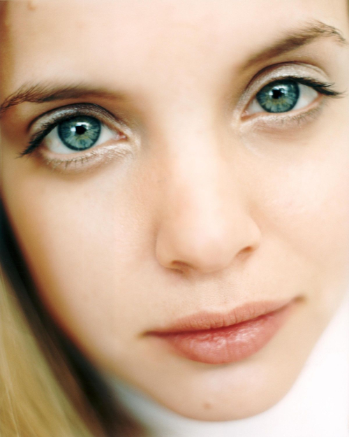 Mena Suvari at Photoshoot, 1999 1