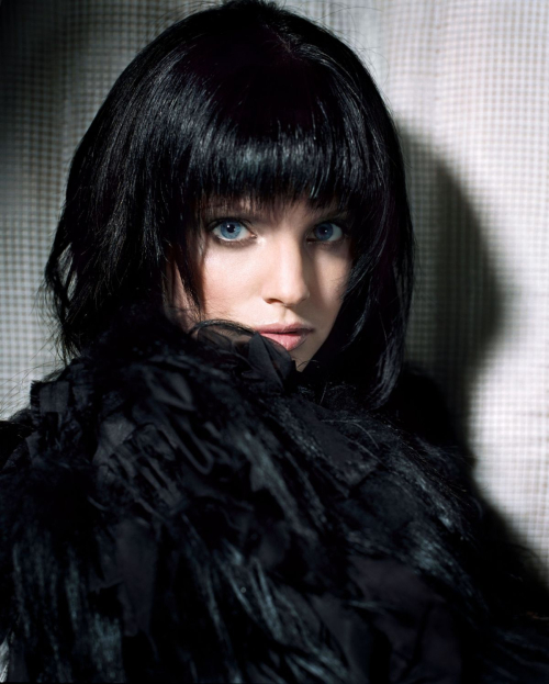 Mena Suvari at Photoshoot, 2004 9