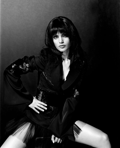 Mena Suvari at Photoshoot, 2004 7