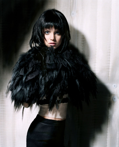 Mena Suvari at Photoshoot, 2004 8