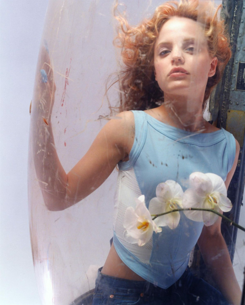 Mena Suvari Movieline, 2000 2