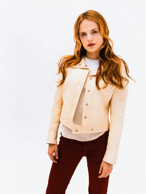 Mena Suvari photoshoot, 2002