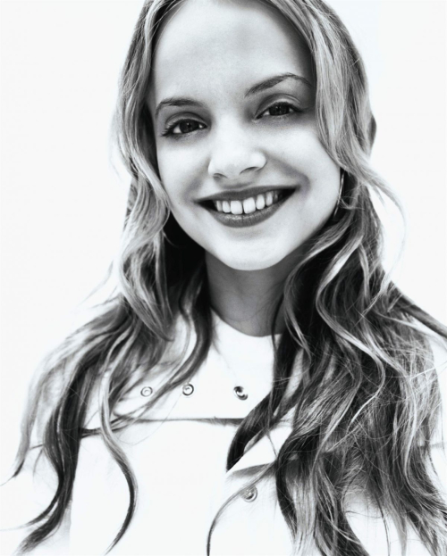 Mena Suvari photoshoot, 2002 2