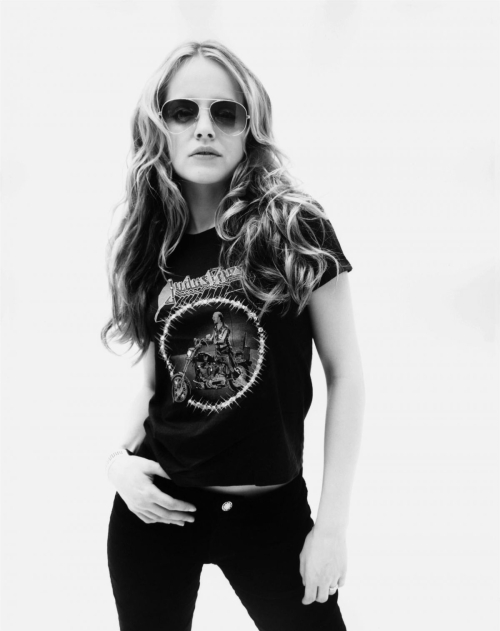 Mena Suvari photoshoot, 2002 3