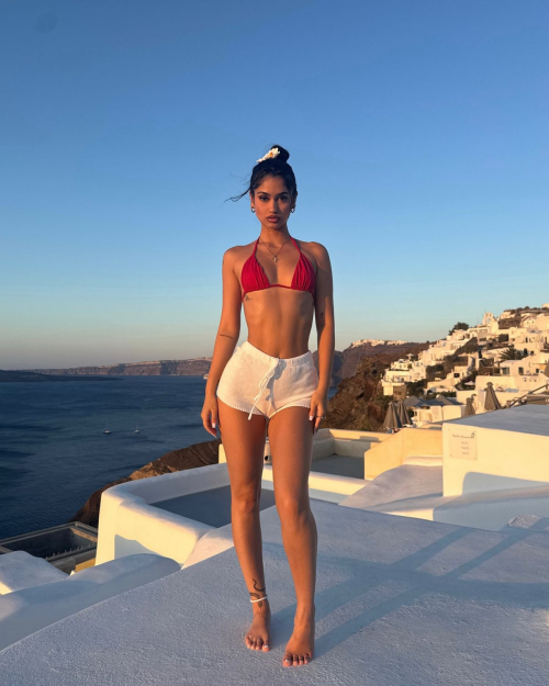 Naaz Torbati instagram photos, September 2025 9