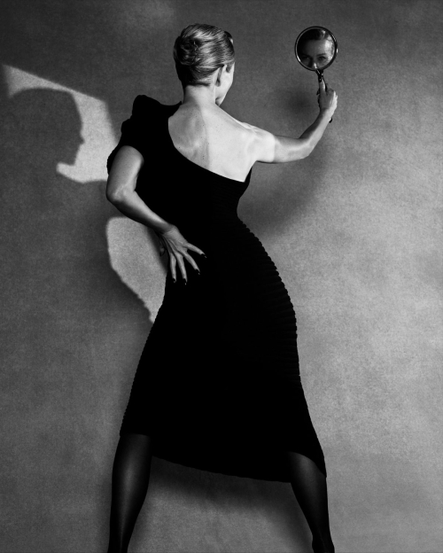 Naomi Watts for Vogue Greece, October 2025 2