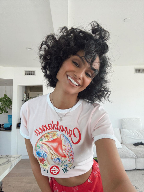 Nazanin Mandi instagram photos, September 2025 4