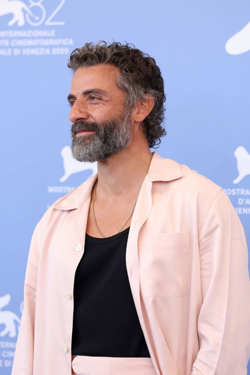 Oscar Isaac In The Hand Of Dante photocall Venice, September 2025 4