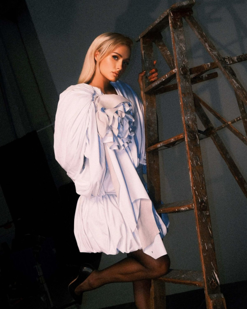 Paris Hilton for i-D, September 2025 10