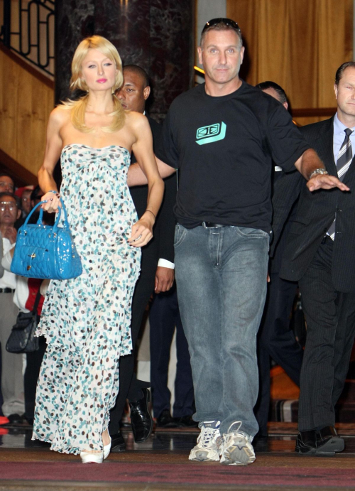 Paris Hilton Leaves a Hotel Sydney, December 2008 5