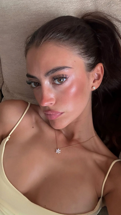 Paula Polonio shines in Instagram photos, September 2025 7