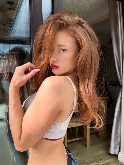 Phoebe Ginger Instagram Photos, September 2025 2