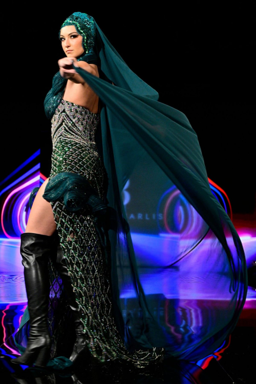 Rachel Pizzolato walks Art Hearts Fashion Show at NYFW 2025 5